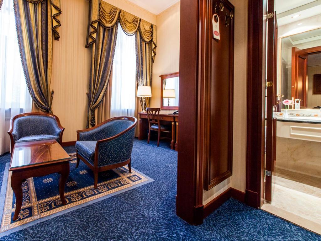 Premier Palace Hotel Kyiv Exterior photo